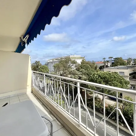 Bright With Terrace And Sea View Apartman Cannes