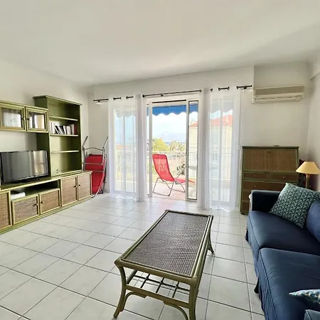 Bright With Terrace And Sea View Cannes
